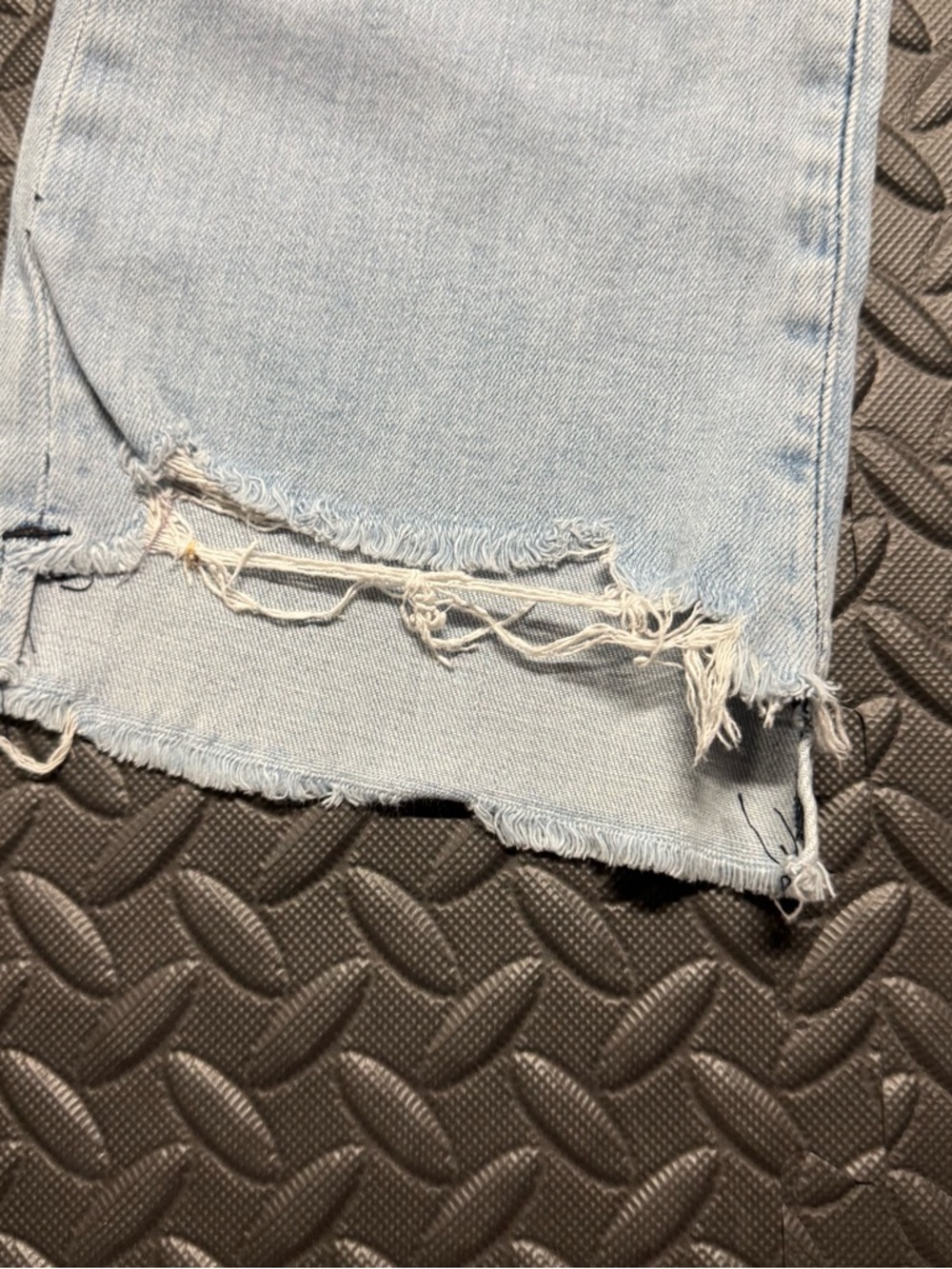 FRAME Le Crop Mini Boot Light Wash Distressed Jeans Size 29 Raw Hem - Picture 9 of 11